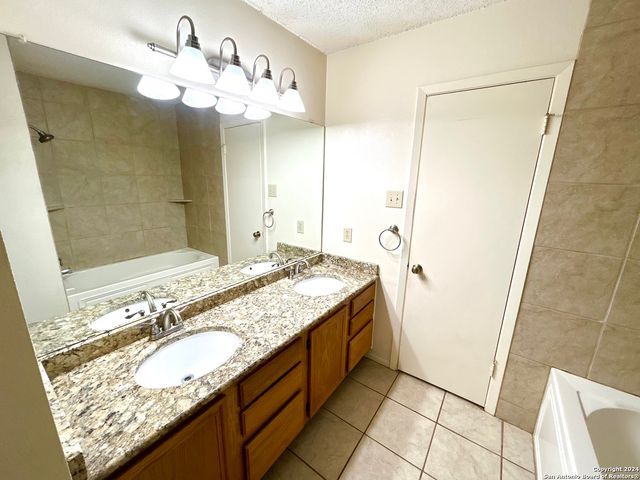 8111 Mescal Trail, San Antonio, TX 78244