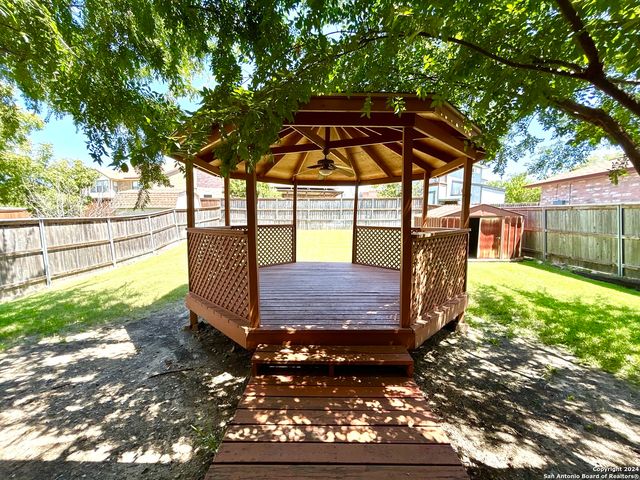 8111 Mescal Trail, San Antonio, TX 78244