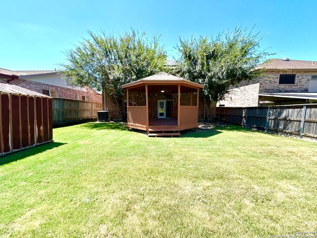 8111 Mescal Trail, San Antonio, TX 78244