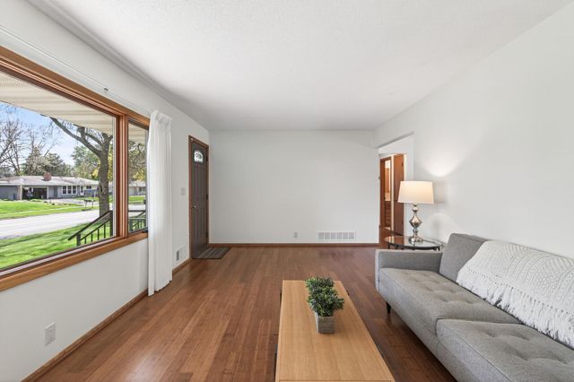 2521 Cedar Avenue, White Bear Lake, MN 55110