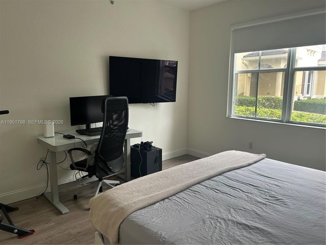 8826 W Flagler St 112, Miami, FL 33174