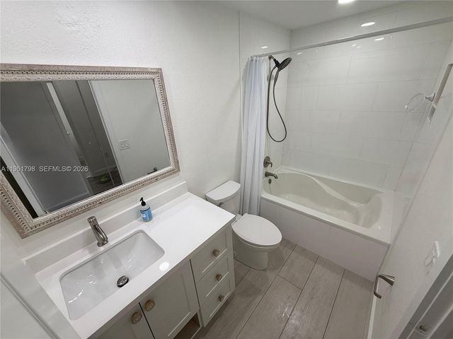 8826 W Flagler St 112, Miami, FL 33174