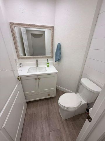 8826 W Flagler St 112, Miami, FL 33174