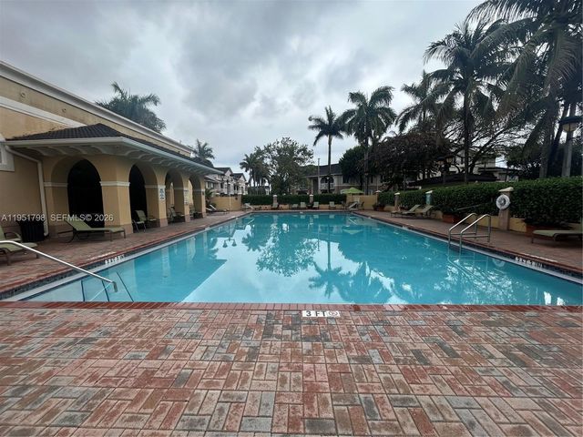 8826 W Flagler St 112, Miami, FL 33174