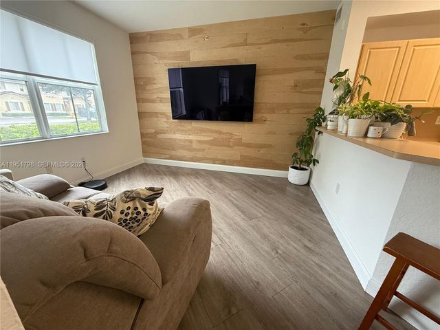 8826 W Flagler St 112, Miami, FL 33174