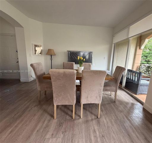 8826 W Flagler St 112, Miami, FL 33174