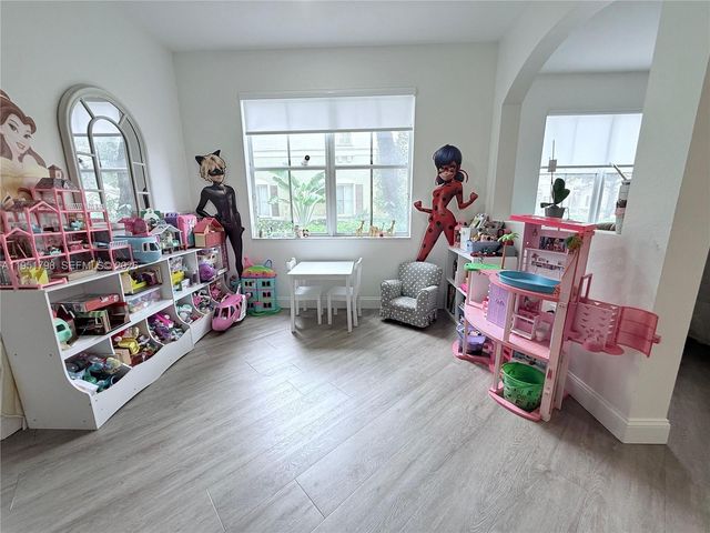 8826 W Flagler St 112, Miami, FL 33174