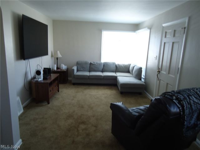 318 Van Buren Avenue, Cuyahoga Falls, OH 44221