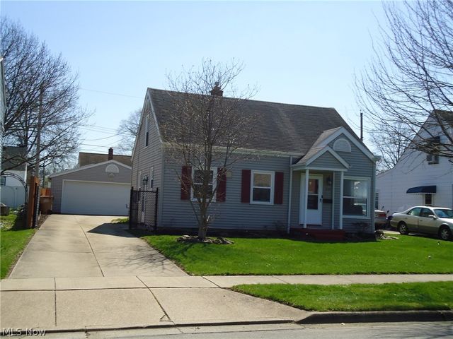 318 Van Buren Avenue, Cuyahoga Falls, OH 44221