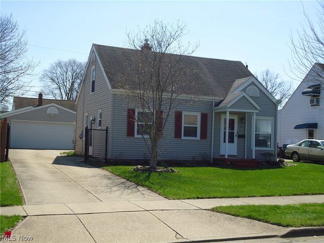 318 Van Buren Avenue, Cuyahoga Falls, OH 44221