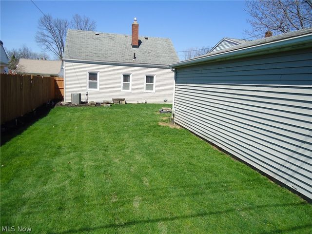 318 Van Buren Avenue, Cuyahoga Falls, OH 44221