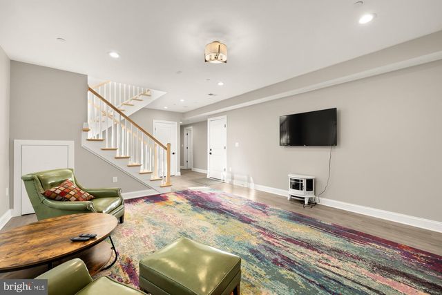 9111 SLIGO CREEK PKWY, Silver Spring, MD 20901