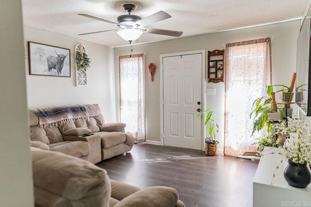 204 S 12th Avenue, Paragould, AR 72450