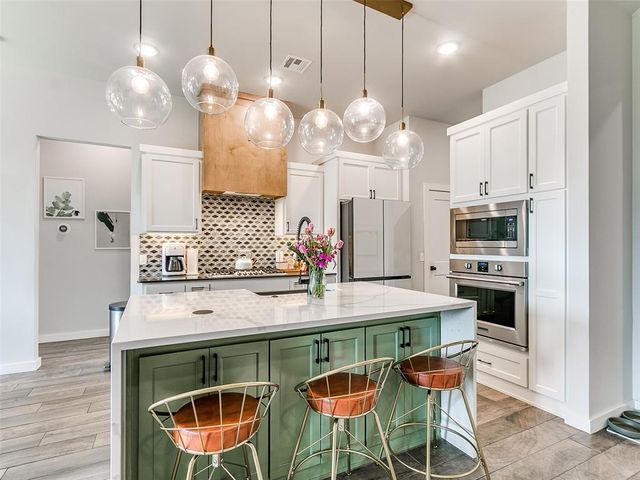 2200 Santa Monica Street, Edmond, OK 73034