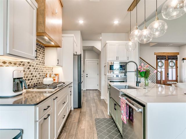 2200 Santa Monica Street, Edmond, OK 73034