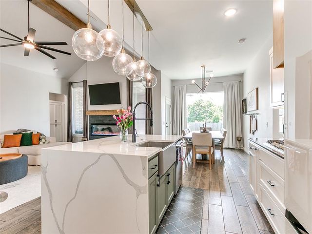 2200 Santa Monica Street, Edmond, OK 73034