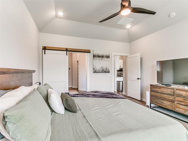 2200 Santa Monica Street, Edmond, OK 73034