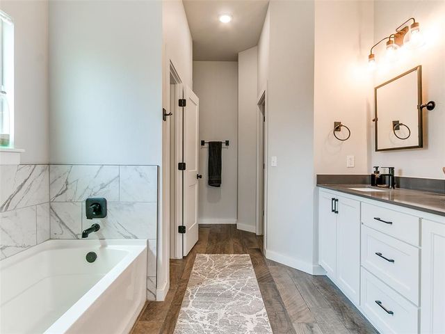 2200 Santa Monica Street, Edmond, OK 73034
