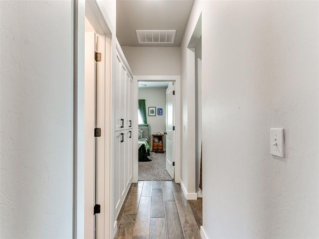 2200 Santa Monica Street, Edmond, OK 73034