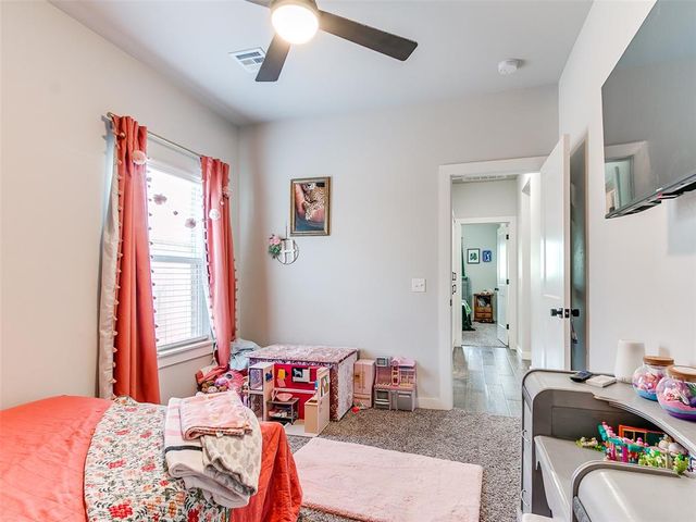 2200 Santa Monica Street, Edmond, OK 73034
