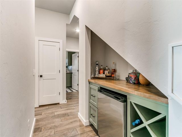 2200 Santa Monica Street, Edmond, OK 73034