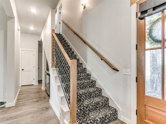 2200 Santa Monica Street, Edmond, OK 73034