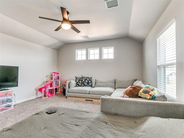 2200 Santa Monica Street, Edmond, OK 73034