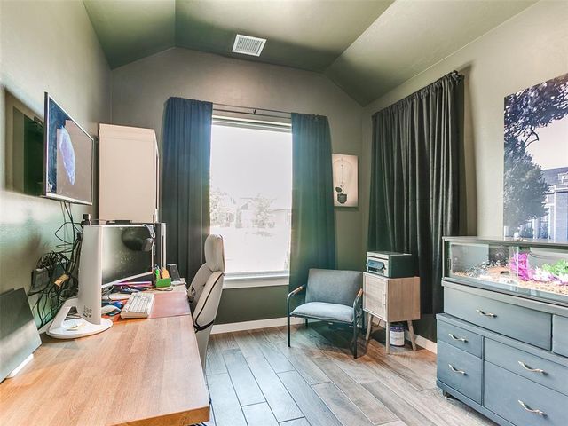 2200 Santa Monica Street, Edmond, OK 73034