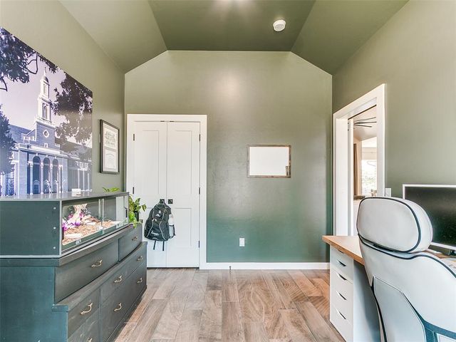 2200 Santa Monica Street, Edmond, OK 73034