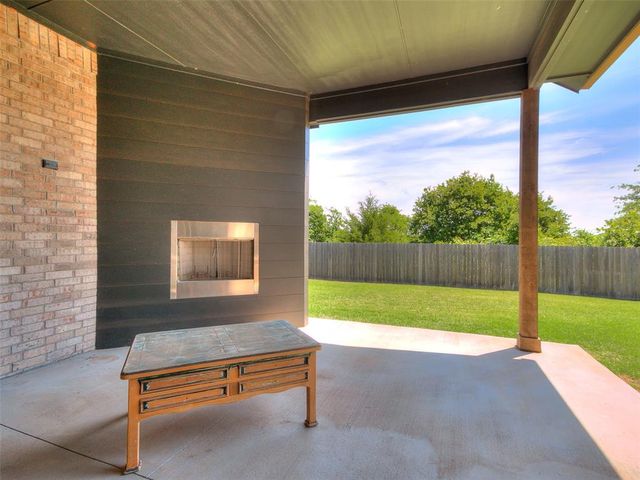 2200 Santa Monica Street, Edmond, OK 73034