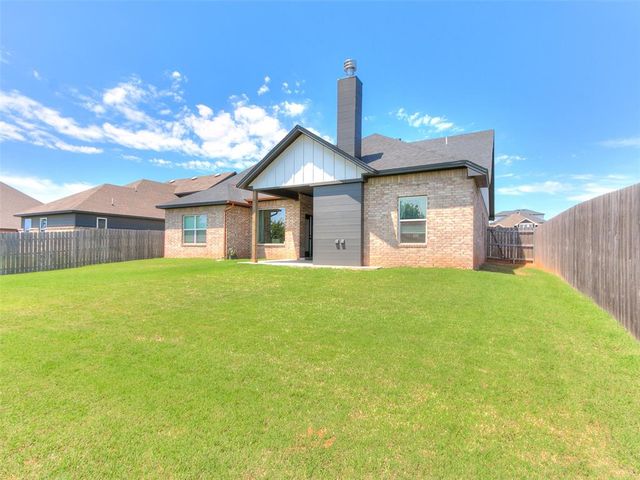 2200 Santa Monica Street, Edmond, OK 73034