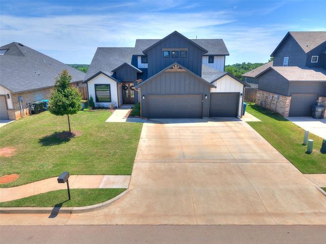 2200 Santa Monica Street, Edmond, OK 73034