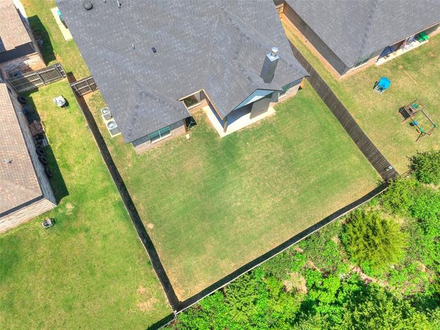 2200 Santa Monica Street, Edmond, OK 73034