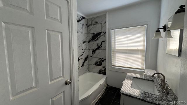 5051 COURVILLE Street, Detroit, MI 48224