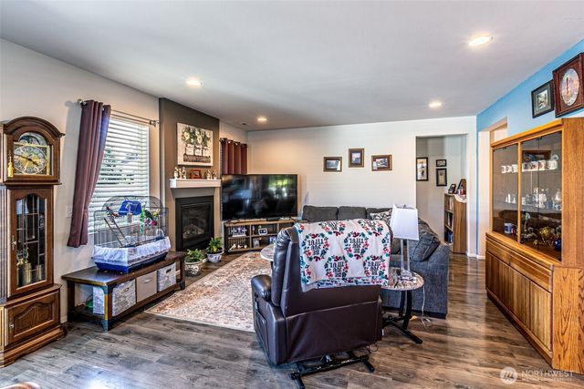 830 Maple Lane SW, Orting, WA 98360