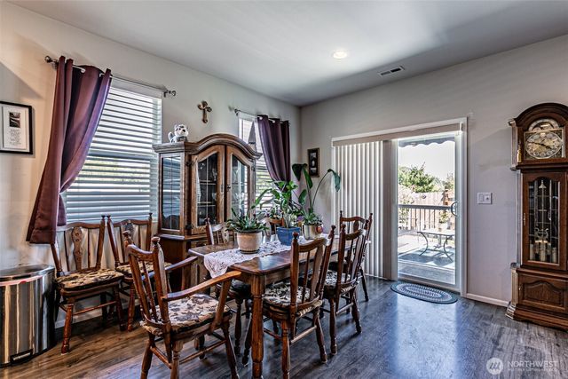 830 Maple Lane SW, Orting, WA 98360