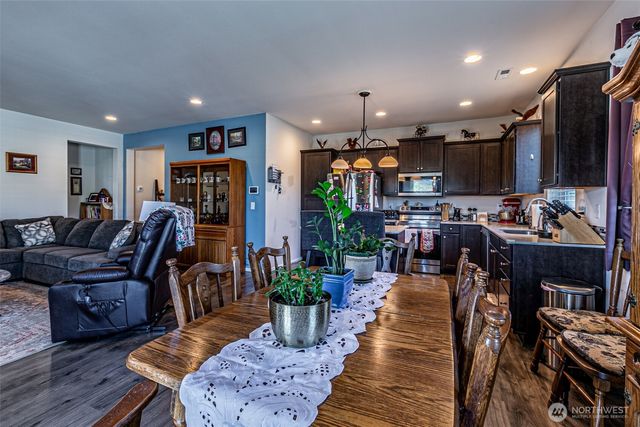 830 Maple Lane SW, Orting, WA 98360