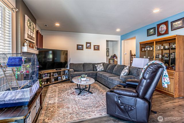 830 Maple Lane SW, Orting, WA 98360