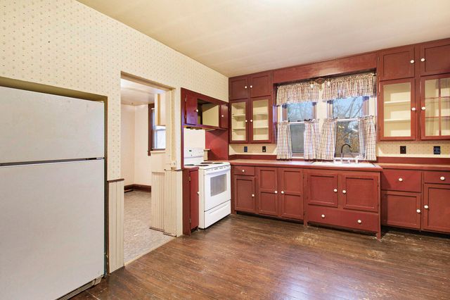 104 W Cross Street, Wanatah, IN 46390