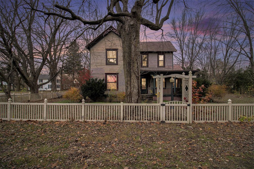 104 W Cross Street, Wanatah, IN 46390