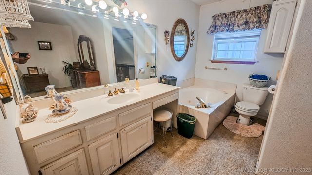 421975 E 1155 Road, Eufaula, OK 74432