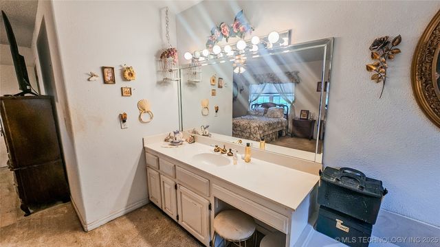 421975 E 1155 Road, Eufaula, OK 74432