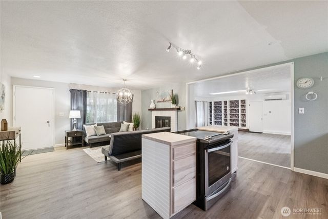 20911 W Richmond Road, Bothell, WA 98021