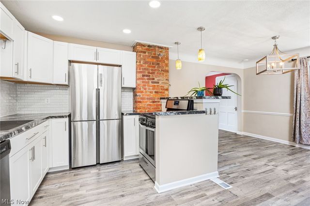 6145 Stanbury Road, Parma, OH 44129