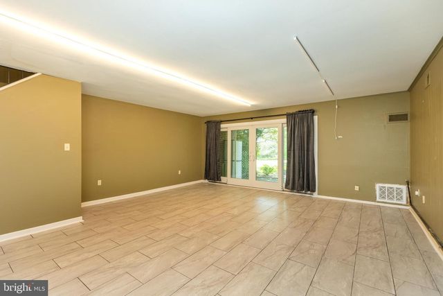8 MALLOW PL, Wilmington, DE 19810