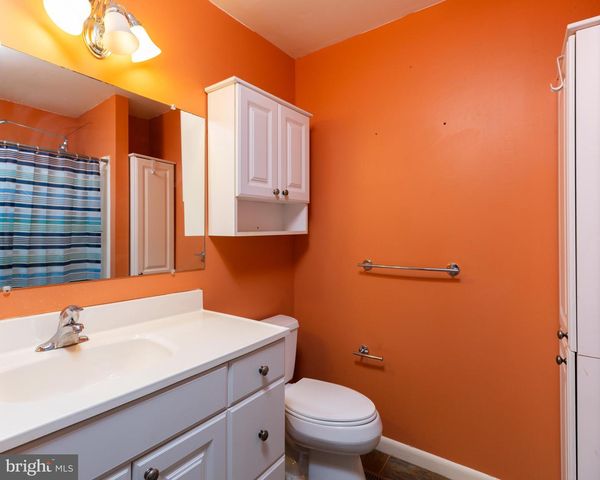 8 MALLOW PL, Wilmington, DE 19810