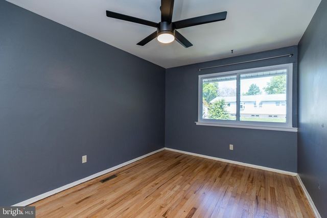 8 MALLOW PL, Wilmington, DE 19810