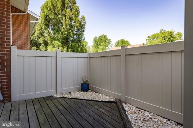 8 MALLOW PL, Wilmington, DE 19810