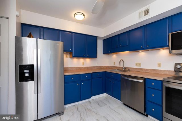 8 MALLOW PL, Wilmington, DE 19810