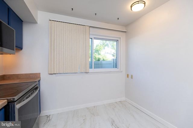 8 MALLOW PL, Wilmington, DE 19810